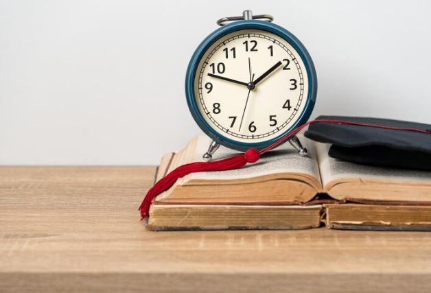 Scholarship Application Deadlines and Timelines