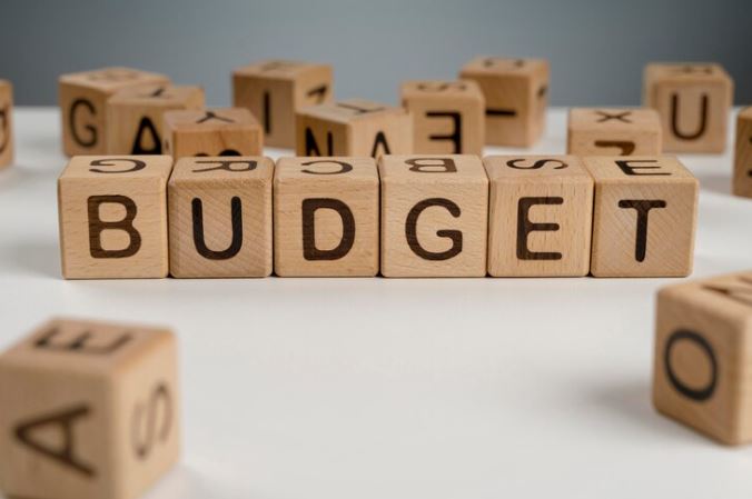 Budgeting Tips for MEM Programs Abroad