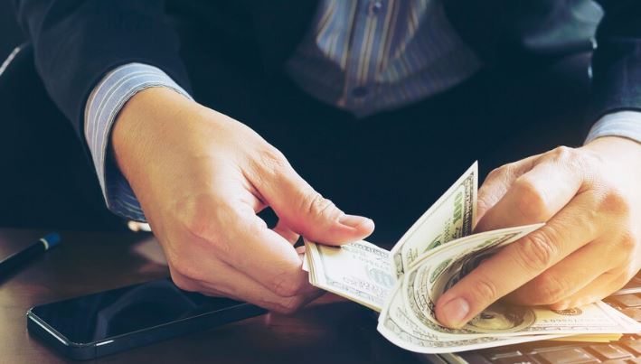 What is the Average Salary for Bayes MIM Graduates?